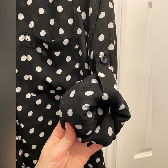 Black polka dot collared button up in silky fabric- size 6 - Picture 3 of 5